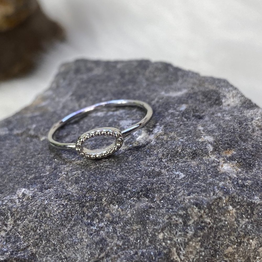 Minimalist Dainty Silver Tone Ring Size 7 - Picture 3 of 6